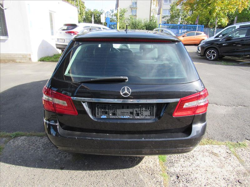 Mercedes-Benz Třídy E 2,1 E 250 CDI 150kW Avantgarde - fotka 5 z 38