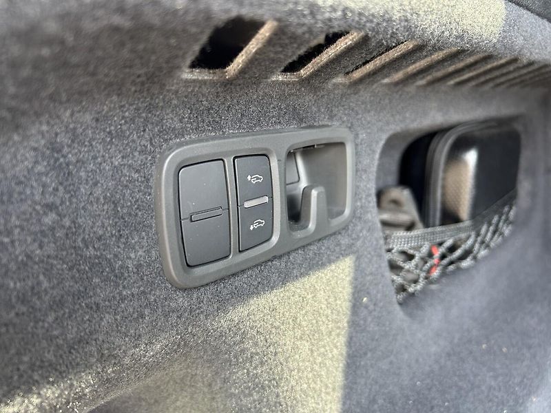 Audi Q8 50 TDI quattro ZÁRUKA - fotka 34 z 35