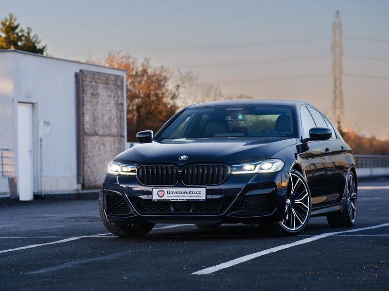 BMW Řada 5 M550i xDrive, DPH, SEDAN - fotka 34 z 46
