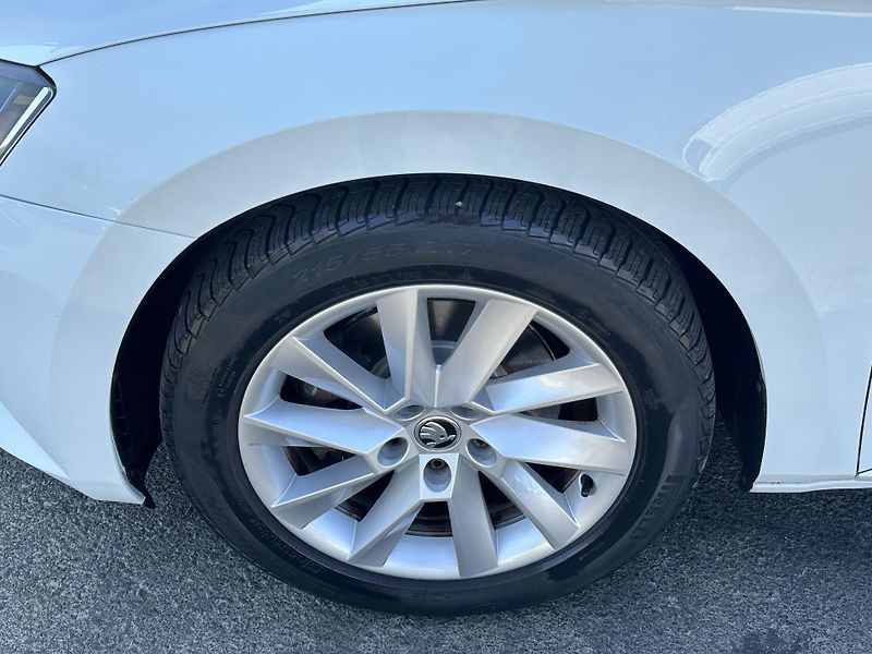 Škoda Superb (2016) 1.8TSI/132kW *STYLE* 1.Maj.  - fotka 37 z 38