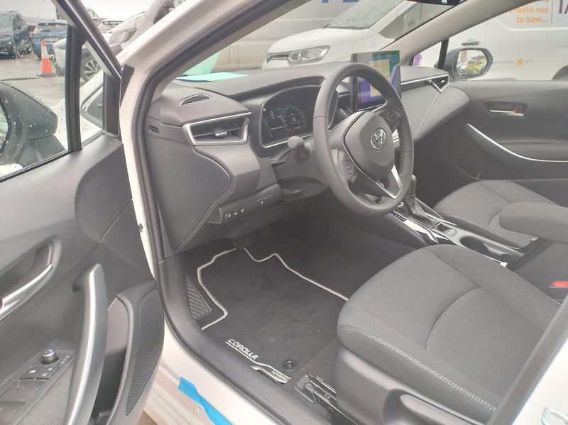 Toyota Corolla (2025) SD 1.8 FHEV Comfort - fotka 6 z 14