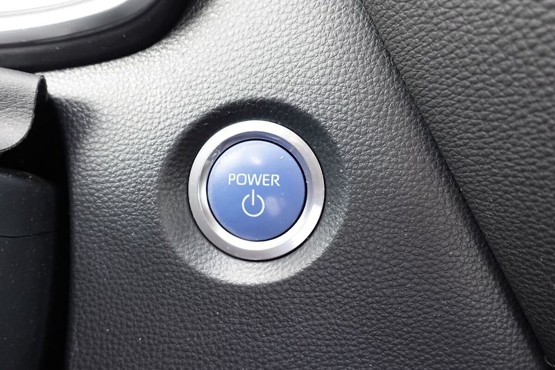 Toyota Corolla 1,8HSD Comfort + Style - fotka 27 z 31