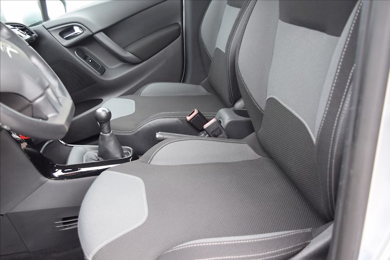 Citroën C3 1,1 i 44KW PO SERVISE NOVÁ STK - fotka 19 z 40