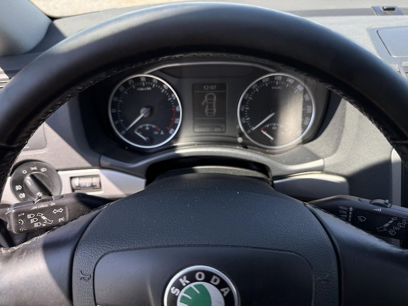 Škoda Octavia 1.6TDi 77kW ČR - fotka 15 z 16