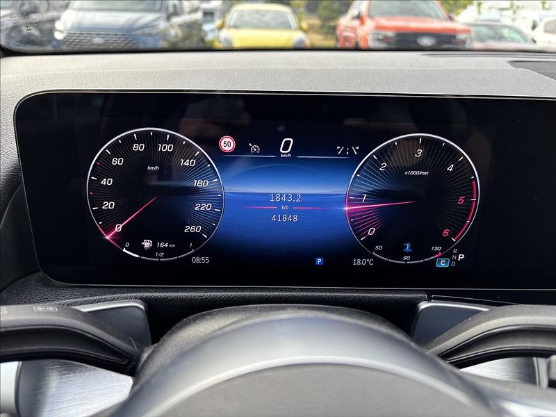Mercedes-Benz GLB 2,0 200d 110kW 4Matic DCT - fotka 29 z 45
