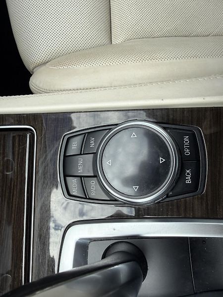 BMW Řada 7 730D koupeno v ČR DPH - fotka 21 z 35