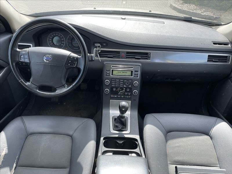 Volvo V70 2,0 d 100kw Momentum Kinetic o - fotka 13 z 31