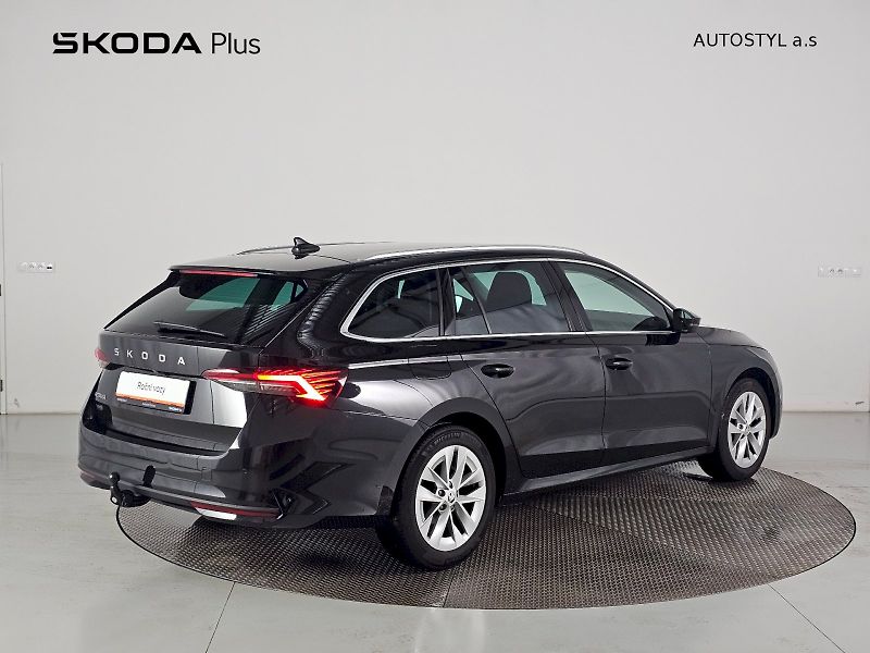 Škoda Octavia (2024) 1.5TSi DSG TOP SELECTION TAŽNÉ - fotka 2 z 30