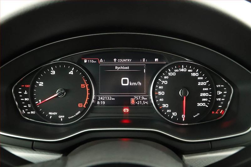 Audi A4 (2017) 2.0 TDI, Navi, Xenony - fotka 8 z 16