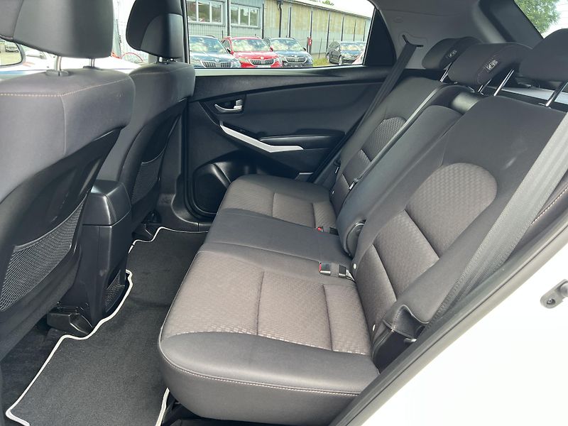 SsangYong Korando 2.0e-XGi NAVI KAMERA KLIMA - fotka 27 z 45