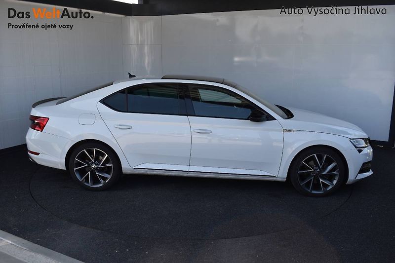 Škoda Superb (2023) 2.0TDI 147kW DSG Sportline 4x4 - fotka 8 z 29