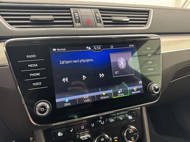 Škoda Superb 1.4tsi*Plug-In*160kw*L&K*PANO* - fotka 30 z 44
