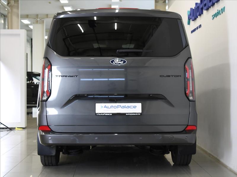 Ford Tourneo Custom 2,0 EB 110kW Limited 8-míst ČR - fotka 5 z 20
