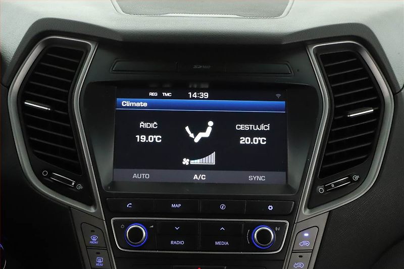 Hyundai Santa Fe (2016) 2.2 CRDi Blue, 4X4, Automat - fotka 16 z 20