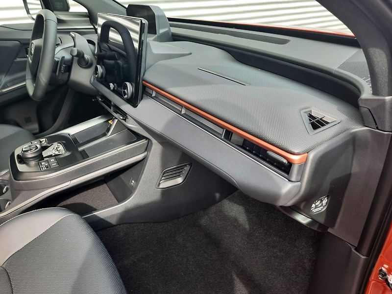 Subaru Uncharted (2026) Executive 77 kWh AWD 252 kW - fotka 53 z 55