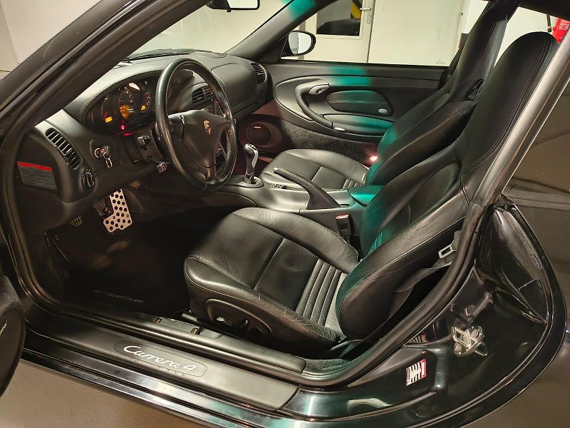 Porsche 911 CARRERA 4 - fotka 10 z 20