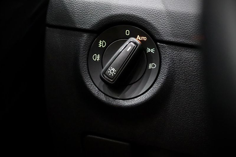 Škoda Octavia 3 FL Combi 1.8 TSI 132 kW DSG - fotka 33 z 38