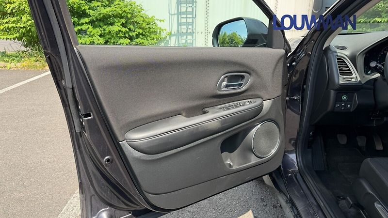 Honda HR-V 1.5 i-VTEC Elegance - fotka 12 z 23