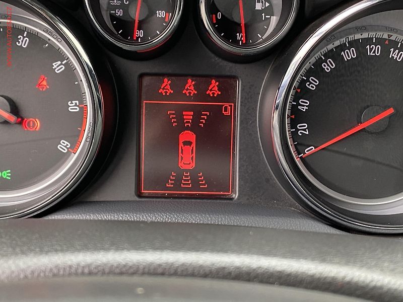Opel Mokka (2015) 1.6 CDTi 4x4, 2.maj, AAC - fotka 18 z 19