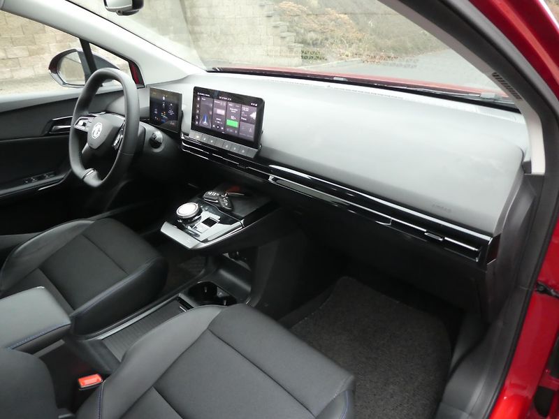 MG MG4 ELECTRIC 180kW navigace  - fotka 14 z 17