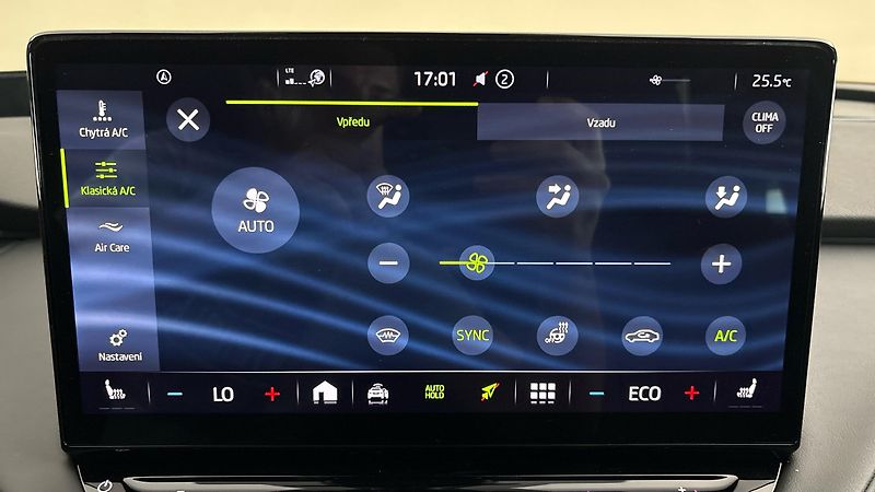 Škoda Enyaq 62 kWh AUT 60 Sportline - fotka 29 z 33