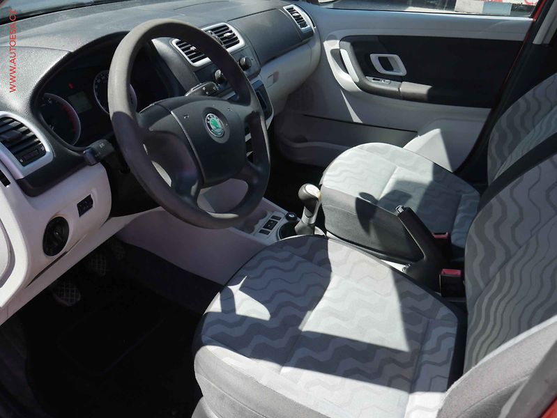 Škoda Fabia (2008) 1.2HTP, ČR, Ambiente, TZ - fotka 9 z 13