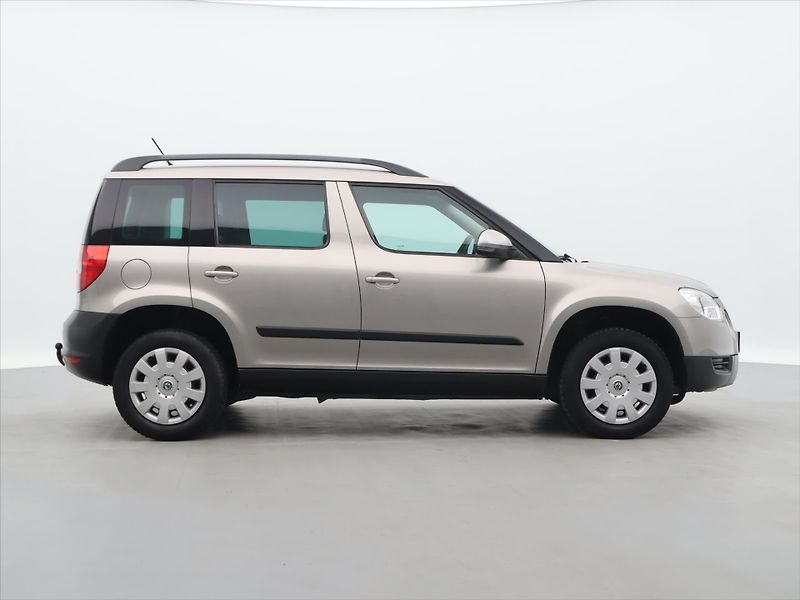 Škoda Yeti 1,4 TSI 90kW DSG Ambition - fotka 8 z 33
