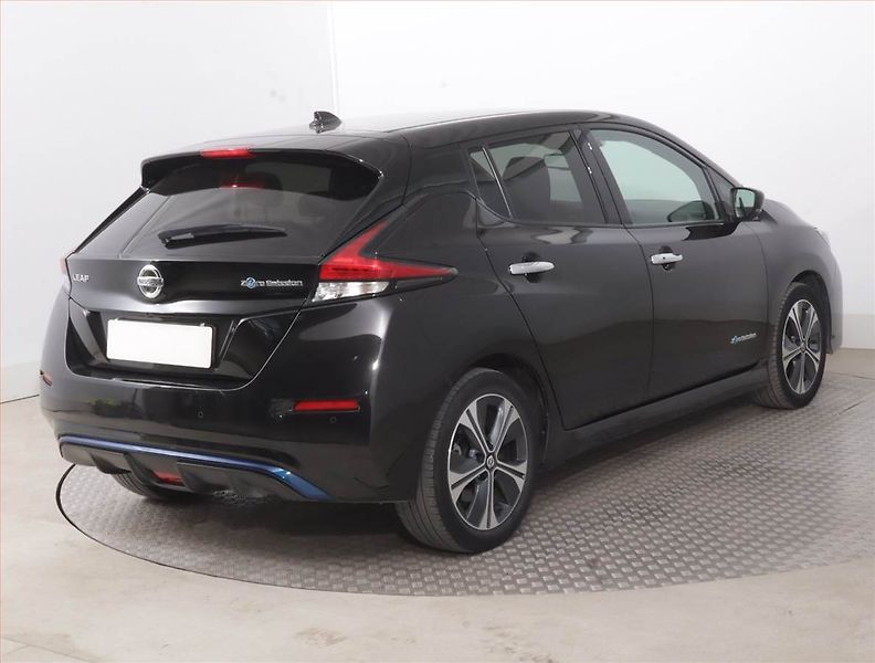 Nissan Leaf (2019) 40 kWh, SoH 85%, Automat - fotka 5 z 18