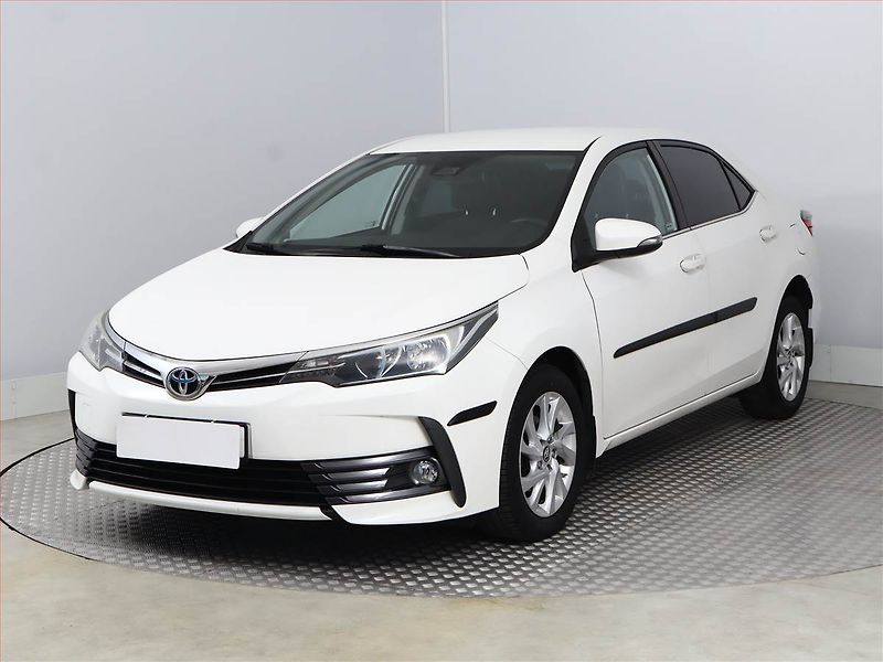 Toyota Corolla (2019) 1.6 Valvematic, ČR,1.maj - fotka 2 z 17