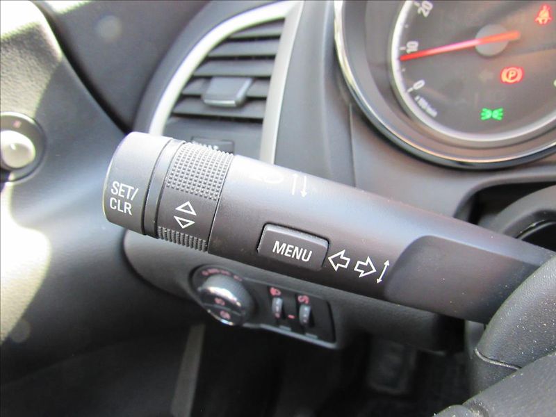 Opel Astra 1,4 Turbo 103kW - fotka 21 z 32
