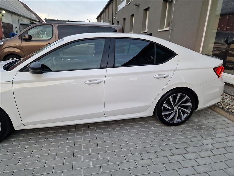 Škoda Octavia 2.0 TDI DSG Style Sport,1.Maj - fotka 44 z 49