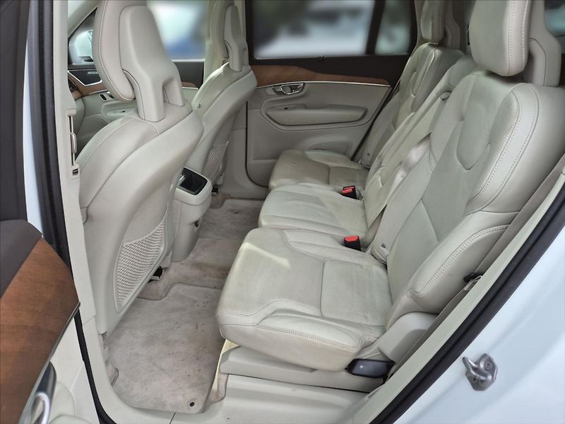 Volvo XC90 2,0 T6 AWD Inscription Auto - fotka 10 z 19