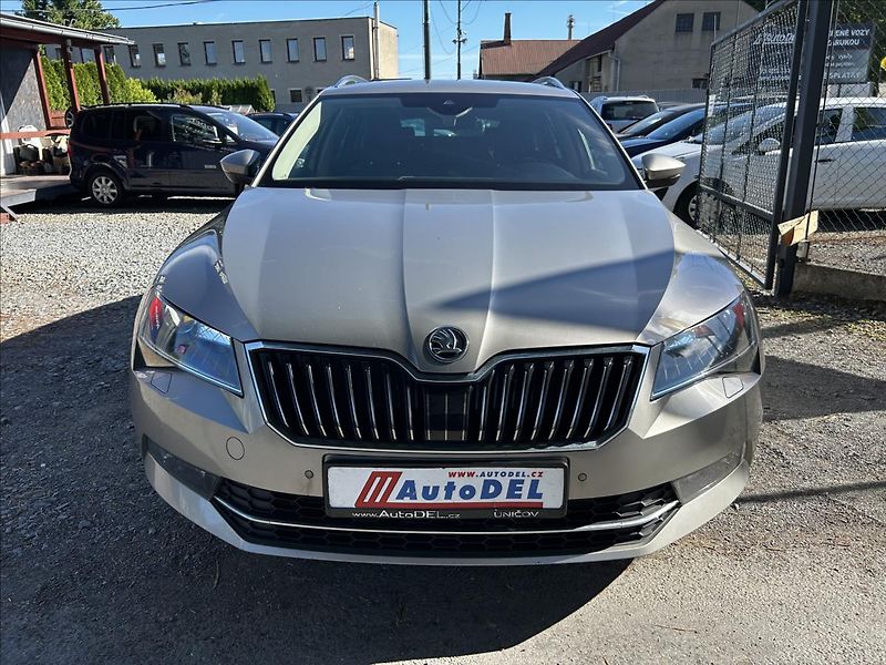 Škoda Superb 2,0 TDi 4x4  L&K DPH WEBASTO - fotka 9 z 50