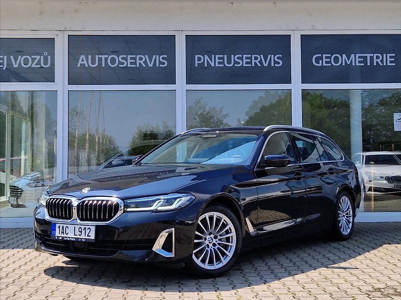 BMW Řada 5 3,0 530d TOURING KOMPLETVÝBAVA - fotka 1 z 46