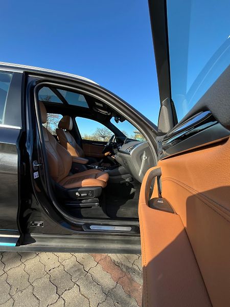 BMW iX3 (2021) /210kW - fotka 19 z 38