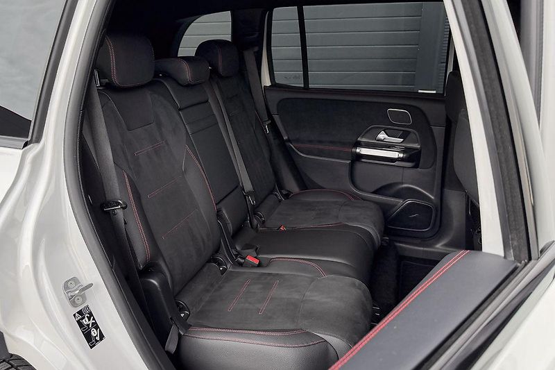 Mercedes-Benz GLB (2024) GLB 200d 4Matic AMG Line - fotka 24 z 63