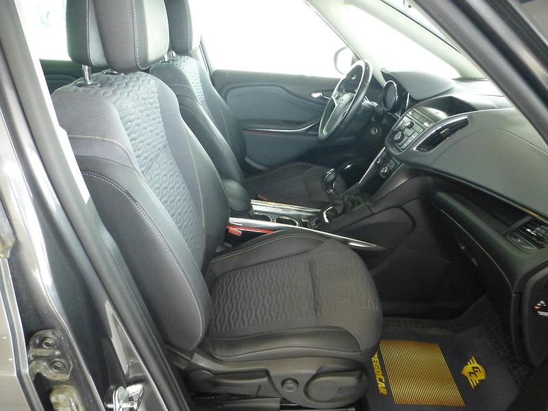 Opel Zafira (2012) 2,0CDTI-121KW*VYHŘ.SE*XENON*7M - fotka 17 z 27