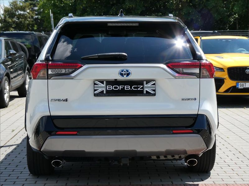 Toyota RAV4 2,5 Hybrid,1.maj,ČR,tažné - fotka 8 z 33