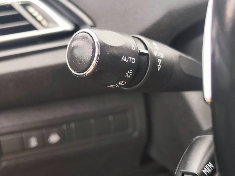 Peugeot 308 (2018) - fotka 23 z 44