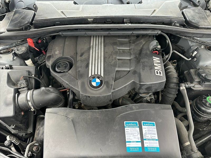 BMW Řada 3 2,0 D 130kW-AUTOMAT - fotka 36 z 38