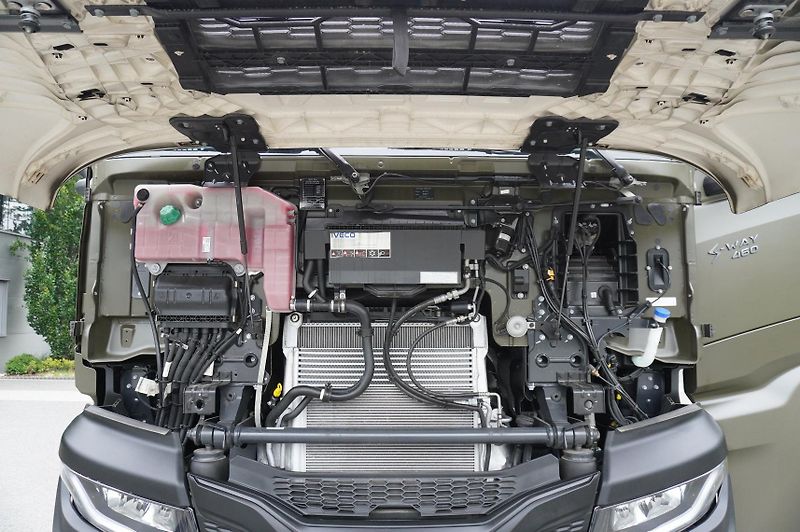Iveco S-WAY (2026) AS260S460Y-FP / FULL ADR - fotka 15 z 24