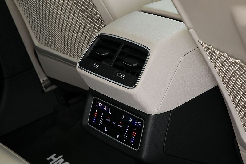 Audi e-tron 55 300kW S-Line Tažné Panorama - fotka 25 z 47