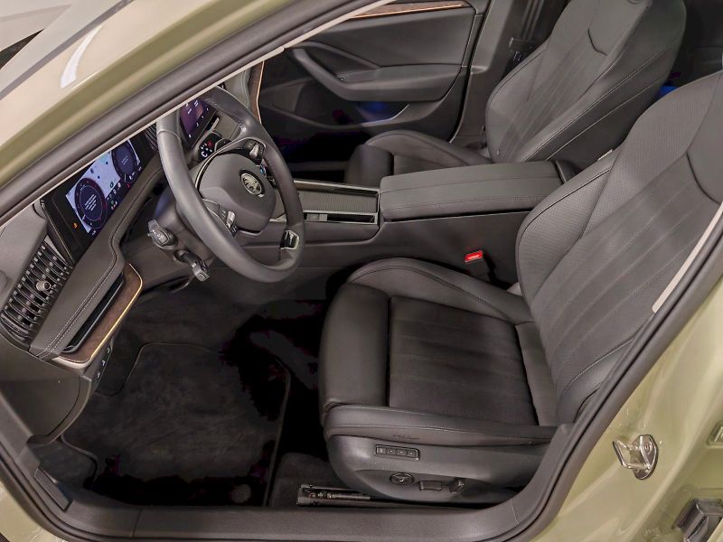 Škoda Superb (2024) 2.0 TDI 142 kW DSG 4x4 L&K - fotka 23 z 32