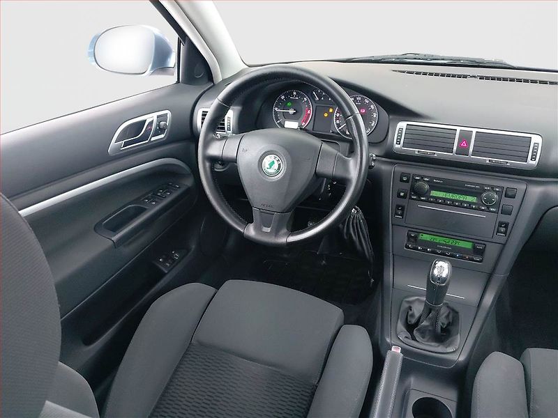 Škoda Superb (2008) Ambiente 2.0 TDI, nová STK - fotka 7 z 15