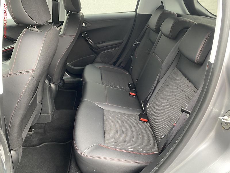 Peugeot 208 (2019) 1.2 PT, GT Line, AT, panor - fotka 10 z 18