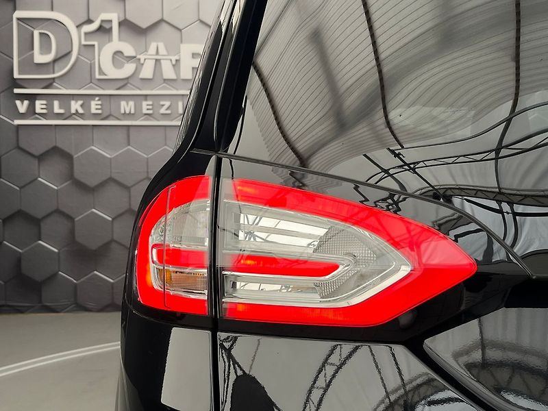 Ford Galaxy 2.5 HEV VIGNALE LED 7míst - fotka 47 z 76