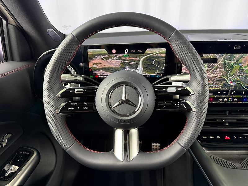 Mercedes-Benz GLB 8G-eDCT 4MATIC AMG, PANORAMA, - fotka 12 z 33