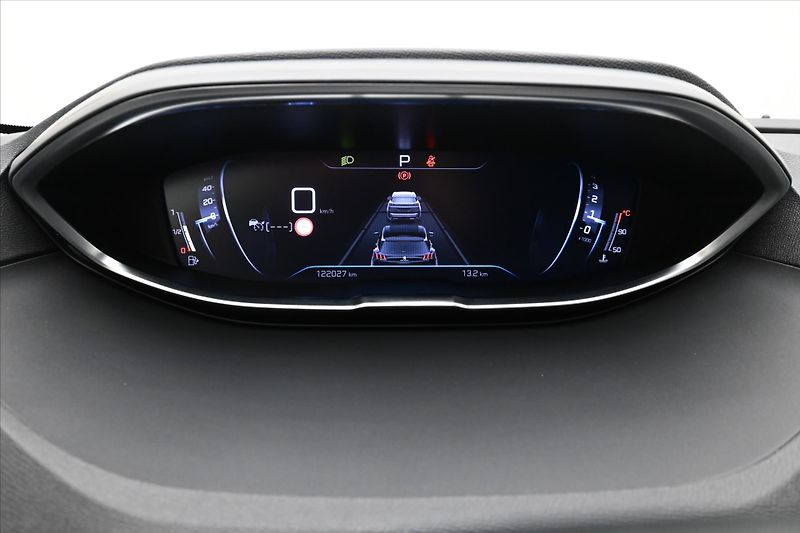 Peugeot 5008 1,5 HDI 96 kW EAT8 7Míst ALLUR - fotka 16 z 32