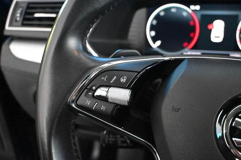 Škoda Superb (2022) 2.0 DSG LED ACC Virtual Tažné - fotka 14 z 37