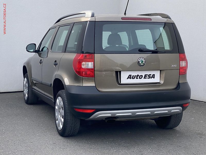 Škoda Yeti (2012) 1.2 TSi, AC, výhřev sed - fotka 6 z 16